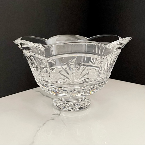 7.75" Scalloped Footed Bowl - Fan Cut - by Waterford Crystal - Picture 1 of 9